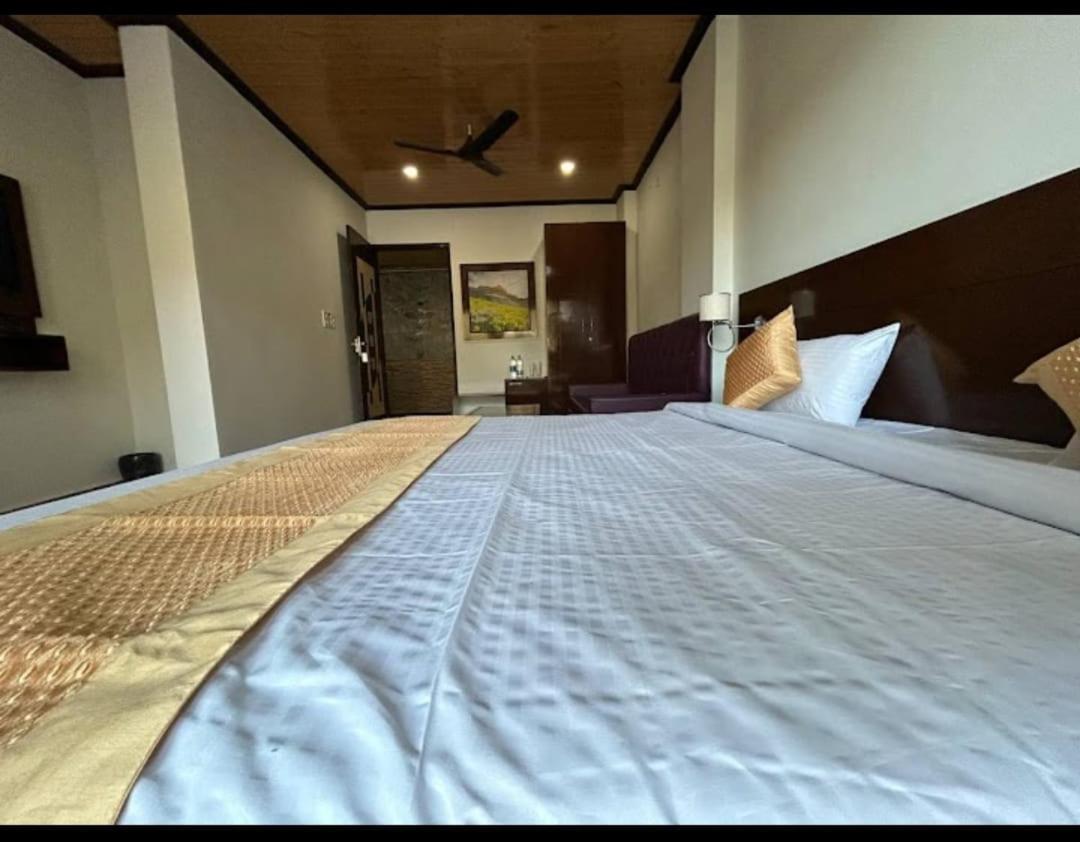 Hotel 7 Heavens Mussoorie Dış mekan fotoğraf